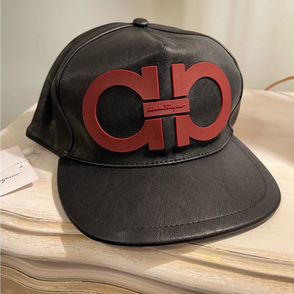 Ferragamo hat. NWT.